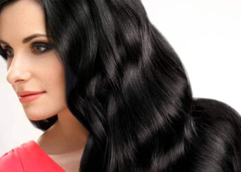 बालों को काला करने के वो उपाय, जो आपके किचन में मौजूद हैं