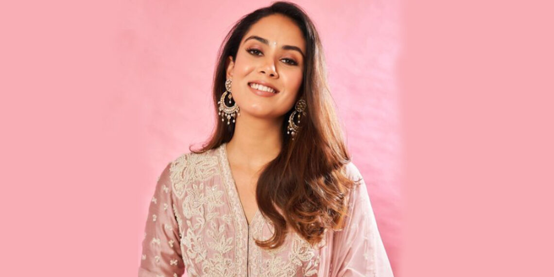 त्यौहारों का उजास, फिर छाए भारतीय लिबास