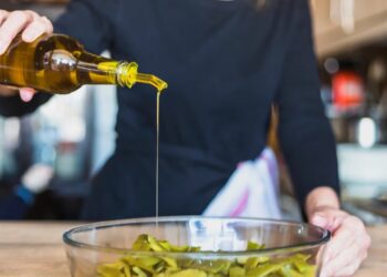 pouring-edible-oil